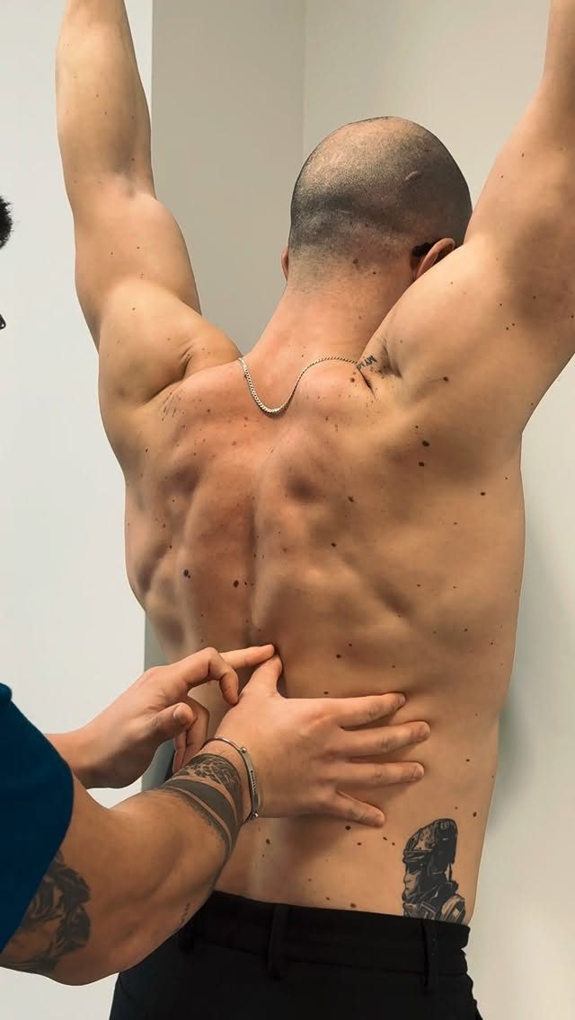 Trattamento del dorso e del trapezio in studio